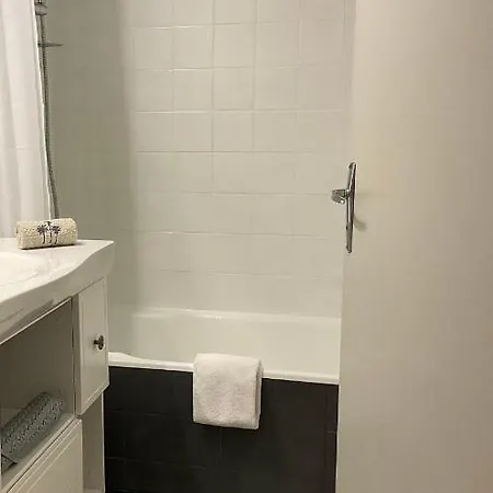 Daire Montez Au Creneau, Face A La Cite Vue Sublime *