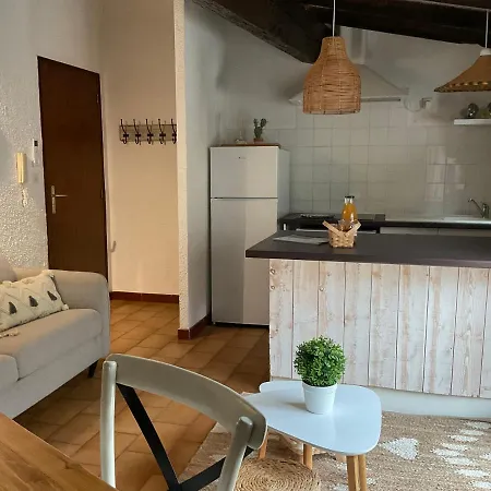 Montez Au Creneau, Face A La Cite Vue Sublime