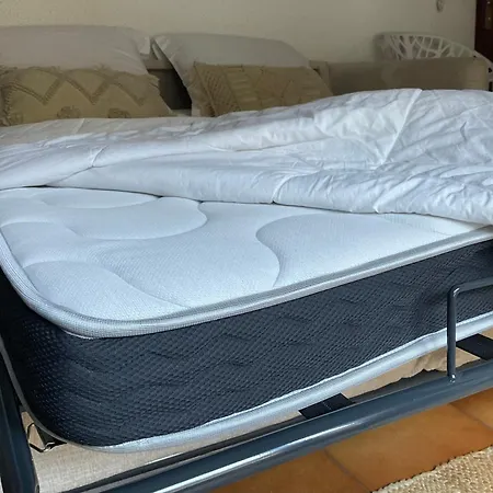 Montez Au Creneau, Face A La Cite Vue Sublime